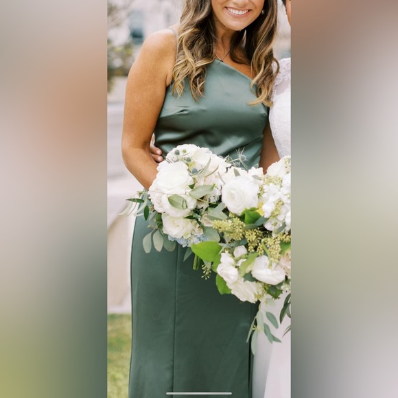 Amsale Kaia - Picture 2 of 4